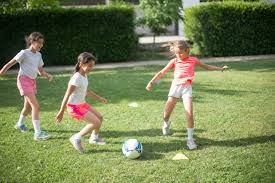 篮球湖人替补球员获得更多出场时间