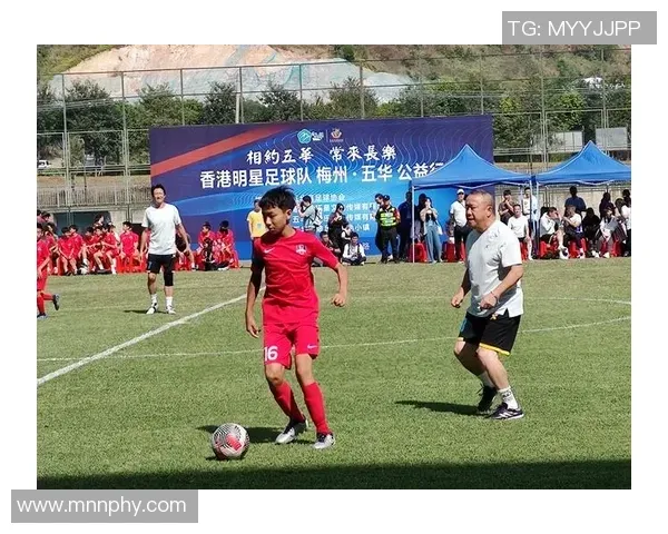 中国男篮42分大胜日本队 晋级亚洲杯正赛